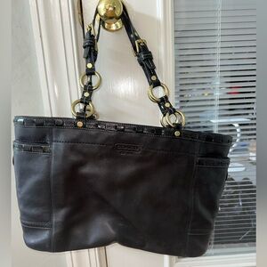 COACH Black Gallery Tote  Black Leather Brass Cashin-Like Turn Lock